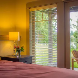 the-cottages-at-salt-spring-island.hotels-victoria.net/