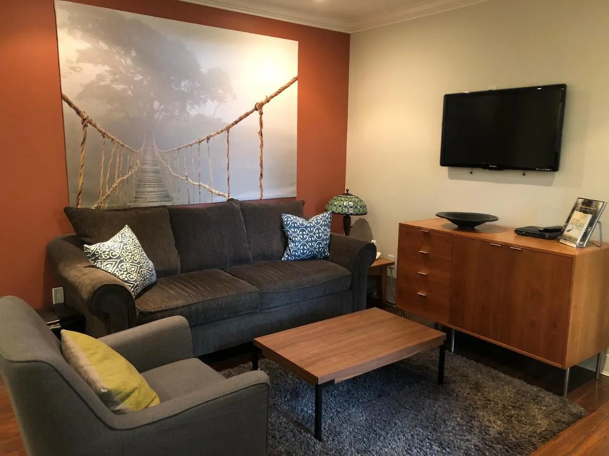 Modern Apartment In Beautiful Kitsilano Vancouver Canada